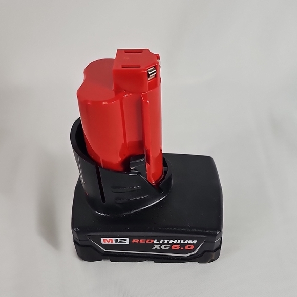 Milwaukee M12 Compact Inflator with Battery and Charger - Picture 10 of 11